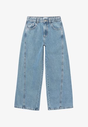 Jeans denim azzurri chiaro a gamba larga con chiusura frontale con bottoni e cerniera, passanti per cintura e design a cinque tasche.