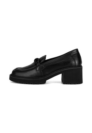 Pantofi din piele neagră, cu vârful rotunjit, având un accent nodurat în față și un toc masiv, cu nervuri.