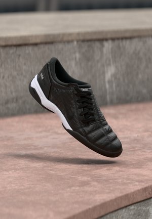 T90 SE CROC - Športni copati - black/white