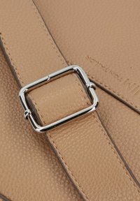 Thumbnail Image 4