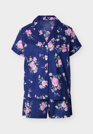 Granatowy zestaw z krótkim rękawem: koszula zapinana na guziki i szorty, ozdobione różowo-białym kwiatowym wzorem, z małą kieszonką na piersi.