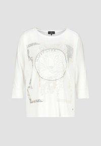 Weißes Baumwoll-T-Shirt mit 3/4-Ärmeln, das ein Tiger-Graphic, den Text "HAPPY LIFE" und dekorative Nietenakzente auf der Vorderseite zeigt.