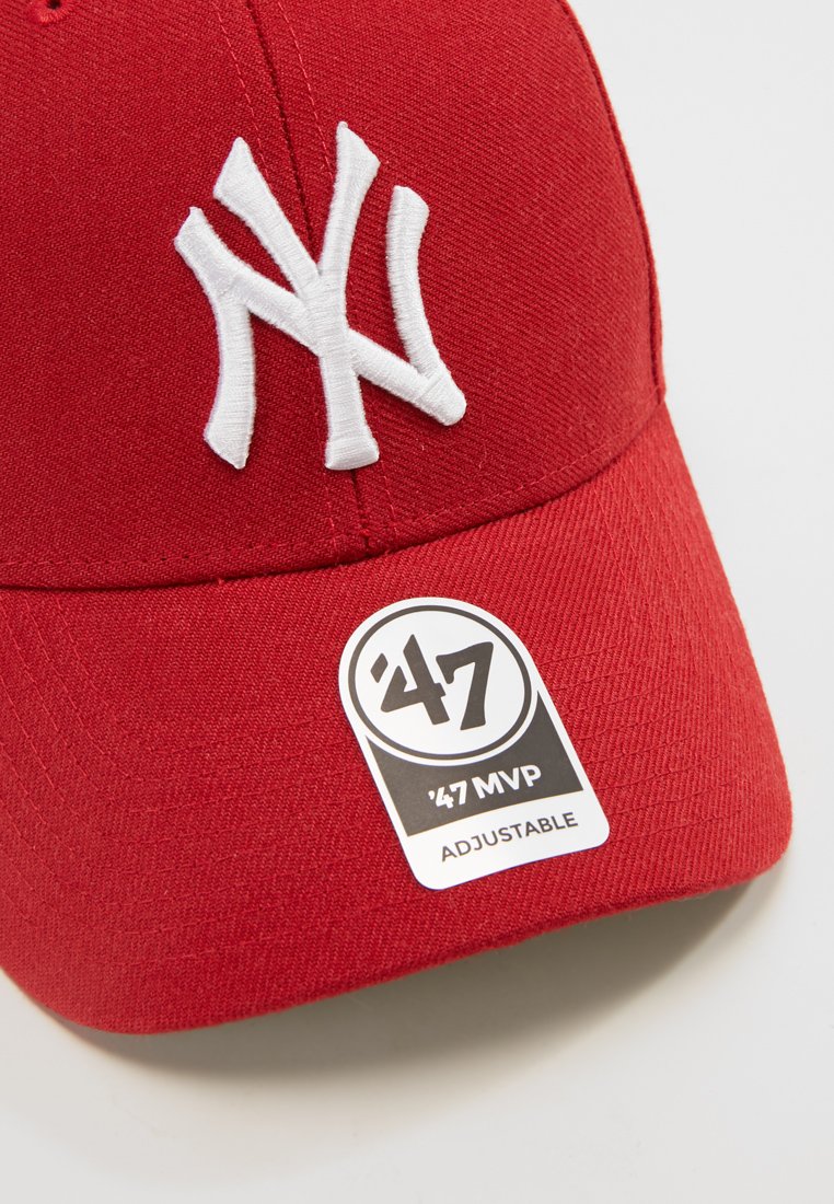 red yankees cap