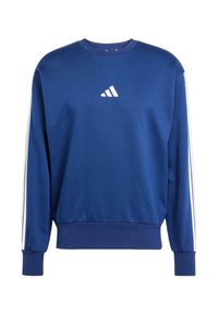 Mėlyna džemperis, pagamintas iš minkštos medžiagos, su apvalia iškirpte, balta Adidas logo ant krūtinės ir baltais dryžiais palei rankoves.