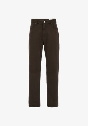 Brązowe dżinsy z bawełny o prostym kroju nogawki, z zapięciem na guzik z przodu, szlufkami na pasek oraz dwoma kieszeniami bocznymi.