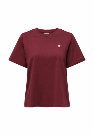 Donkerrode T-shirt met korte mouwen en ronde hals, met een klein goudkleurig hartembleem op de linkerborst.