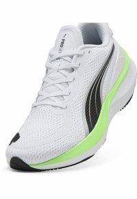 Puma SCEND PRO 2 - Zapatillas running asfalto - white/black/green glare