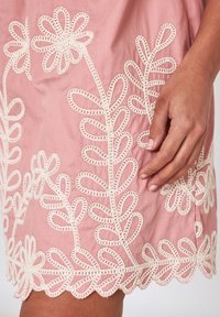 Maison 123 Denní šaty - light pink
