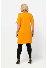 Ulla Popken LONG RITSSLUITING A-LIJN RONDE HALS HALVE MOUWEN - T-Shirt basic