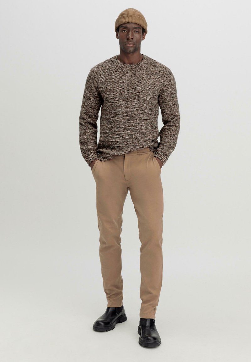 hessnatur REGULAR - Broek - lehm