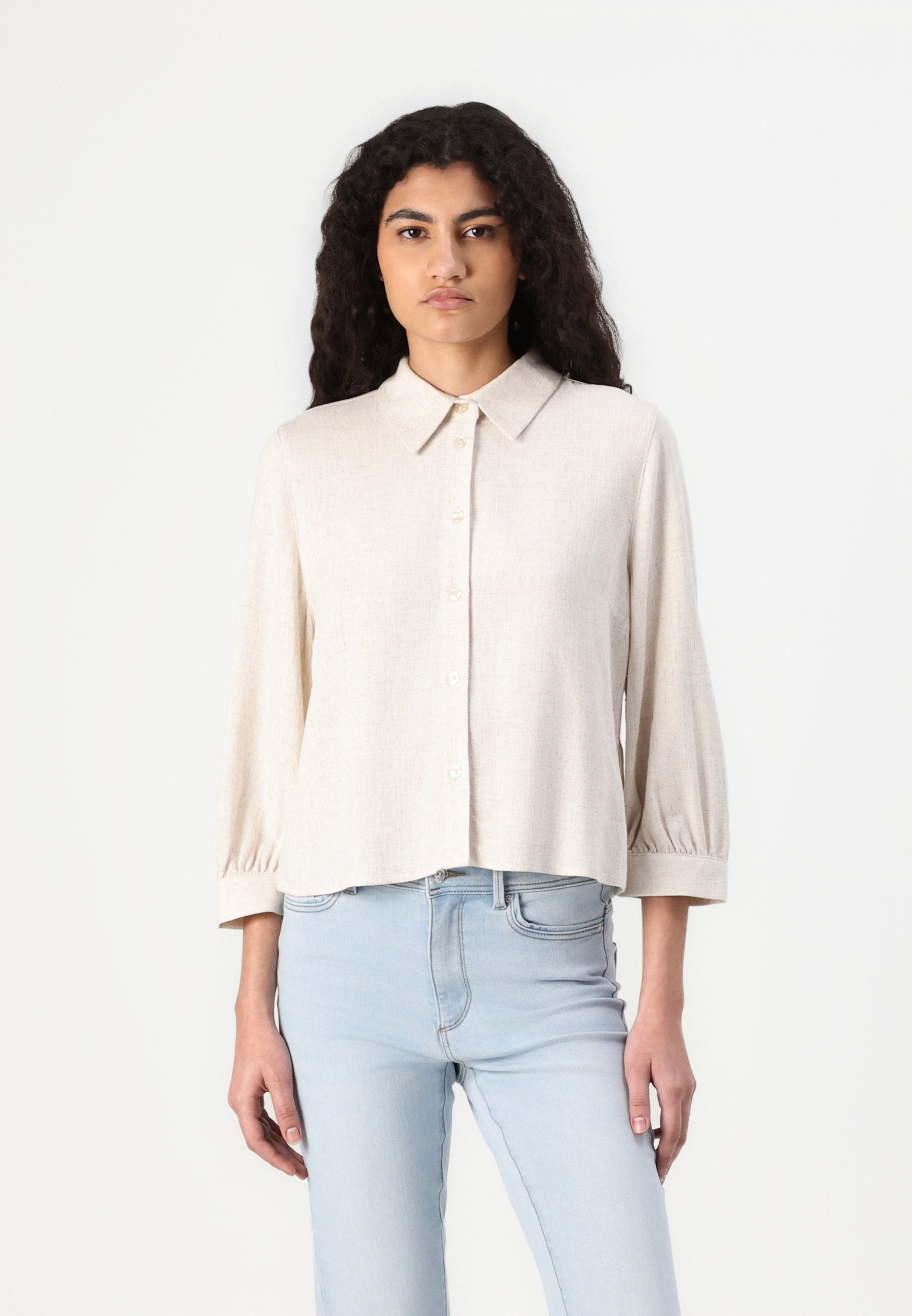 ONLY Camicia ONLSIESTA: Design Moderno, Materiale Resistente, Vestibilità Comoda