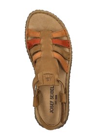 Sandalia de cuero marrón con correas multicolores en naranja y marrón claro. Cuenta con una plantilla acolchada y suela texturizada para mayor agarre.
