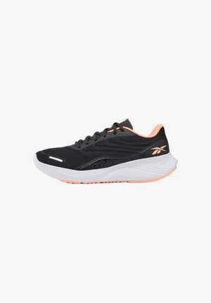 Zwart en perzikkleurig Reebok hardloopschoen met witte zool, bovenwerk van mesh en vetersluiting, zijaanzicht op een witte achtergrond.