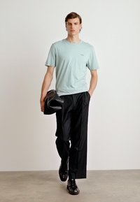 HUGO DERO - T-shirts basic - open grey