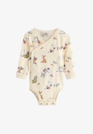 Langærmet babybody i cremefarve med trykknapper og illustrationer af Mummi-figurer, der holder blomster og sidder ved træer og planter.