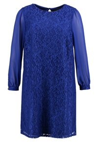 Blå kjole med lange, gennemsigtige ærmer, blomsterblonde-design og fast stof nedenunder. Har rund hals og blondekant ved kappen.