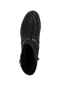 Botín negro de tobillo hecho de cuero suave, con punta redonda, detalles de hebillas laterales y paneles texturizados para un toque adicional.