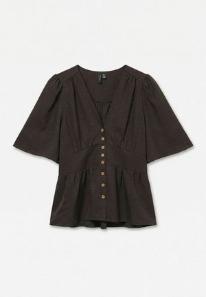 Blouse à manches courtes marron foncé avec col en V, taille froncée, bas peplum et rangée de sept petits boutons marron à l'avant.