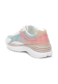 Sneaker leggero in blu, rosa e beige. Caratterizzato da materiali in rete e suede, tacco imbottito e suola testurizzata per una maggiore aderenza.