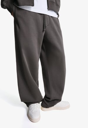 Bershka BALLOON - Jogginghose - grey