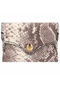 Pochette en simili serpent marron et crème, avec un rabat ondulé, des bords noirs et une fermeture à pression en métal doré.