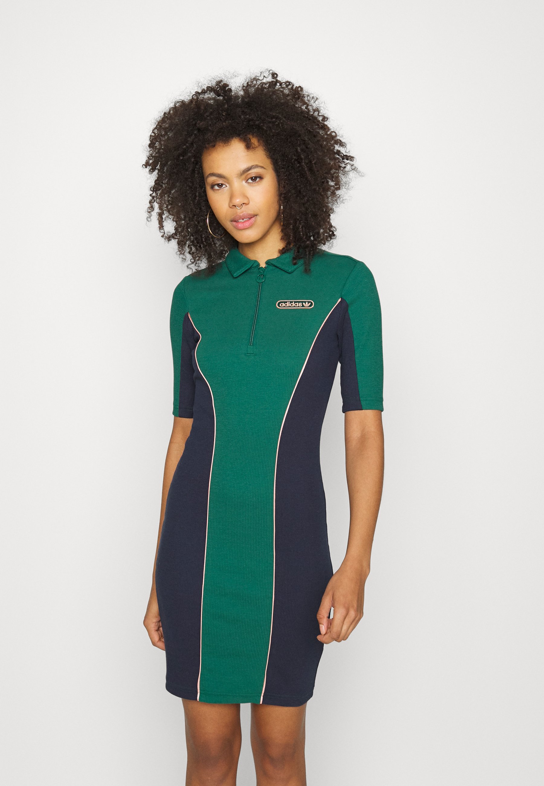 adidas Originals DRESS - Vestido ligero - collegiate green/legend ink/verde  oscuro - Zalando.es