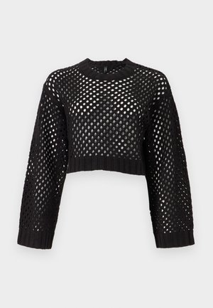 Jersey negro corto con diseño de malla abierta, mangas largas, puños y dobladillo acanalados, con cuello redondo y superficie texturizada.