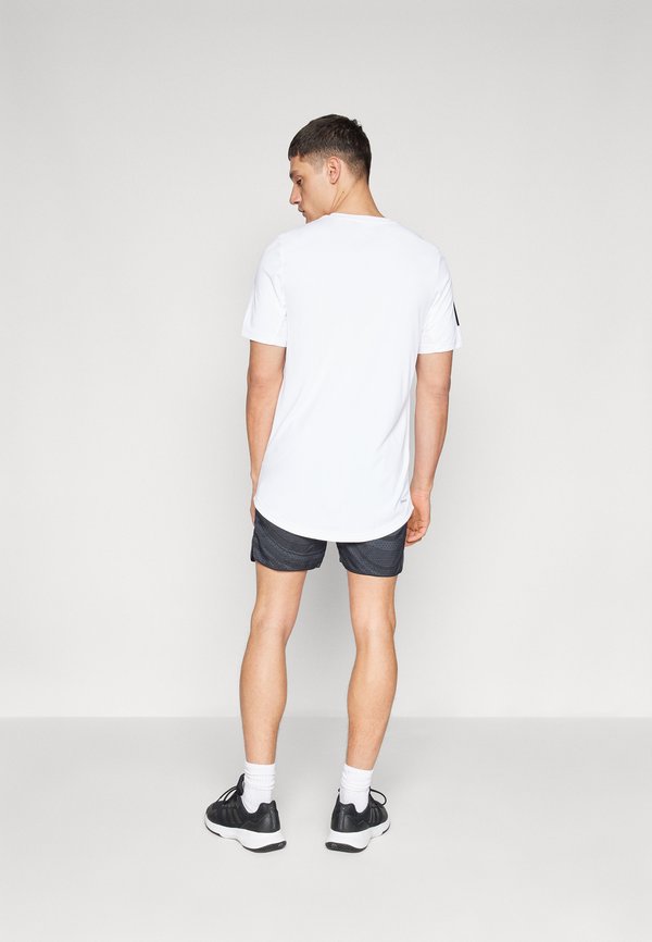 CLUB  - Sports shorts4