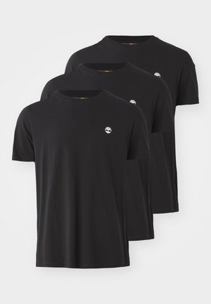 Tre t-shirt di cotone nere con collo a giro, maniche corte e un piccolo logo bianco sul lato sinistro del petto. Texture liscia e vestibilità regular.