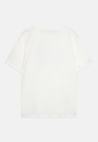 Hvit bomulls T-skjorte med klassisk rund hals, korte ermer og rett kant, med en jevn, myk tekstur og uten synlige logoer.