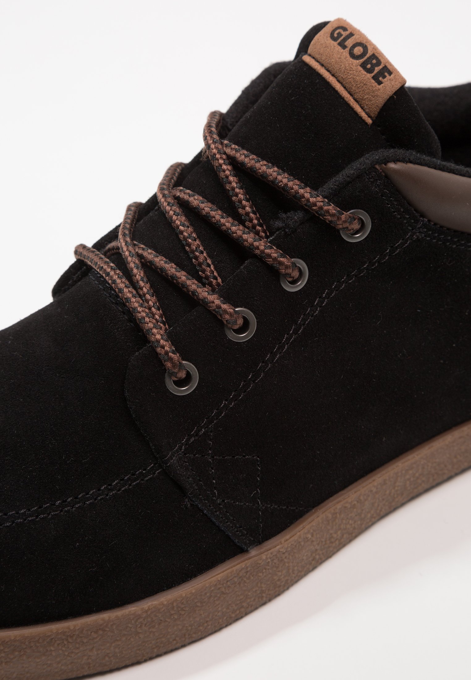 globe chukka black