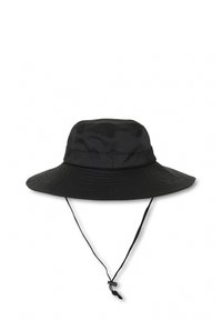 Svart bucket hat tillverkad av texturerat tyg, med en bred skärm, justerbar hakrem och en slät, matt yta.