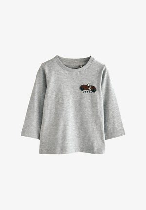 Harmaa pitkähihainen paita pehmeää kangasta, jossa on punainen auton graafinen kuvasto numerolla 7 ja "vroom"-teksti kirjailtuna rintaan.