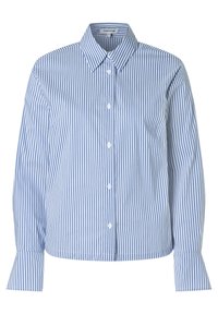 Blau-weißen gestreiften Hemd mit langen Ärmeln, spitzem Kragen, Knopfleiste und leicht ausgestellt Ärmeln. Glatte Stofftextur.