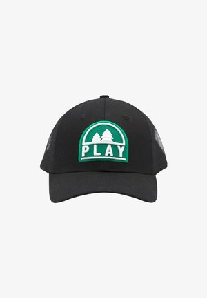 Casquette noire avec une visière incurvée. Dotée d'un patch brodé vert et blanc avec deux arbres et le mot "JOUER". Design à l'arrière en maille.