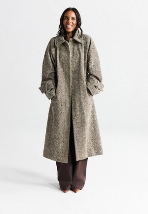 PETITE FIT - HOUNDSTOOTH SINGLE BREASTED LONGLINE COLLARED. - Palton clasic - neutral