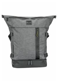 Zaino in tessuto grigio con design a roll-top, chiusura con zip, dettagli neri, spallacci regolabili e logo sulla parte anteriore.