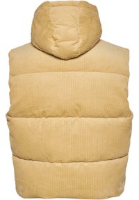 Chaleco tipo puffer en sarga beige clara con capucha. Presenta paneles acolchados y una textura acanalada. Sin cierres ni acentos visibles.