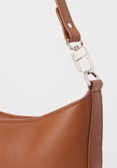BY FAR SULI  - Handtasche - rust