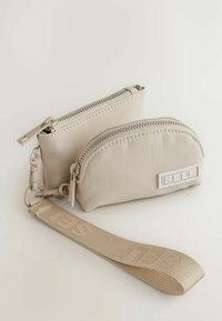 Self. Wallet - neutral