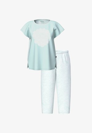 Jasnoniebieski top z krótkim rękawem z białym kwiatowym wzorem, w połączeniu z białymi spodniami z delikatnym kwiatowym motywem. Gładki, lekki materiał.