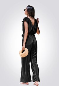 Cupshe ALLURING PLUNGE  - Jumpsuit - black