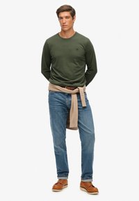Superdry & Co CLASSIC ESSENTIAL - Langærmet T-shirt - beetle green