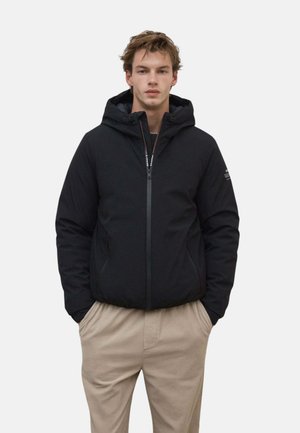 Ecoalf, CHAQUETA CON CAPUCHA Y BOLSILLOS LATERALES CON CREMALLERA - Chaqueta de entretiempo - black
