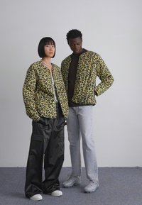 Stan Ray QUILTED LINER JACKET UNISEX - Lagana jakna - leopard camo