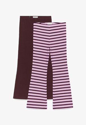 Dva para rebrastih pletenih širokih hlača; jedne jednobojne tamno smeđe, jedne ružičaste s tamno smeđim vodoravnim prugama.