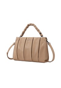 Borsa in pelle color cuoio con manico intrecciato, design plissettato e tracolla regolabile. Gli accessori in metallo argentato completano lo stile.