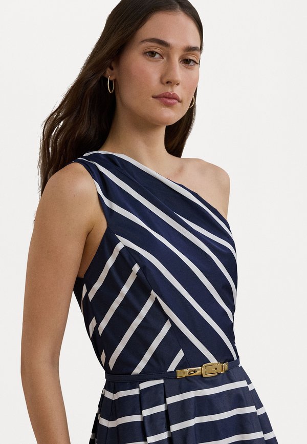 KAZRYM SLEEVELESS COCKTAIL DRESS - Cocktail dress / Party dress3