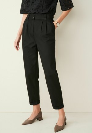 IM TAPERED FIT - Chinos - black