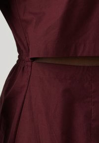 Patrizia Pepe ABITO DRESS - Paitamekko - dark plum